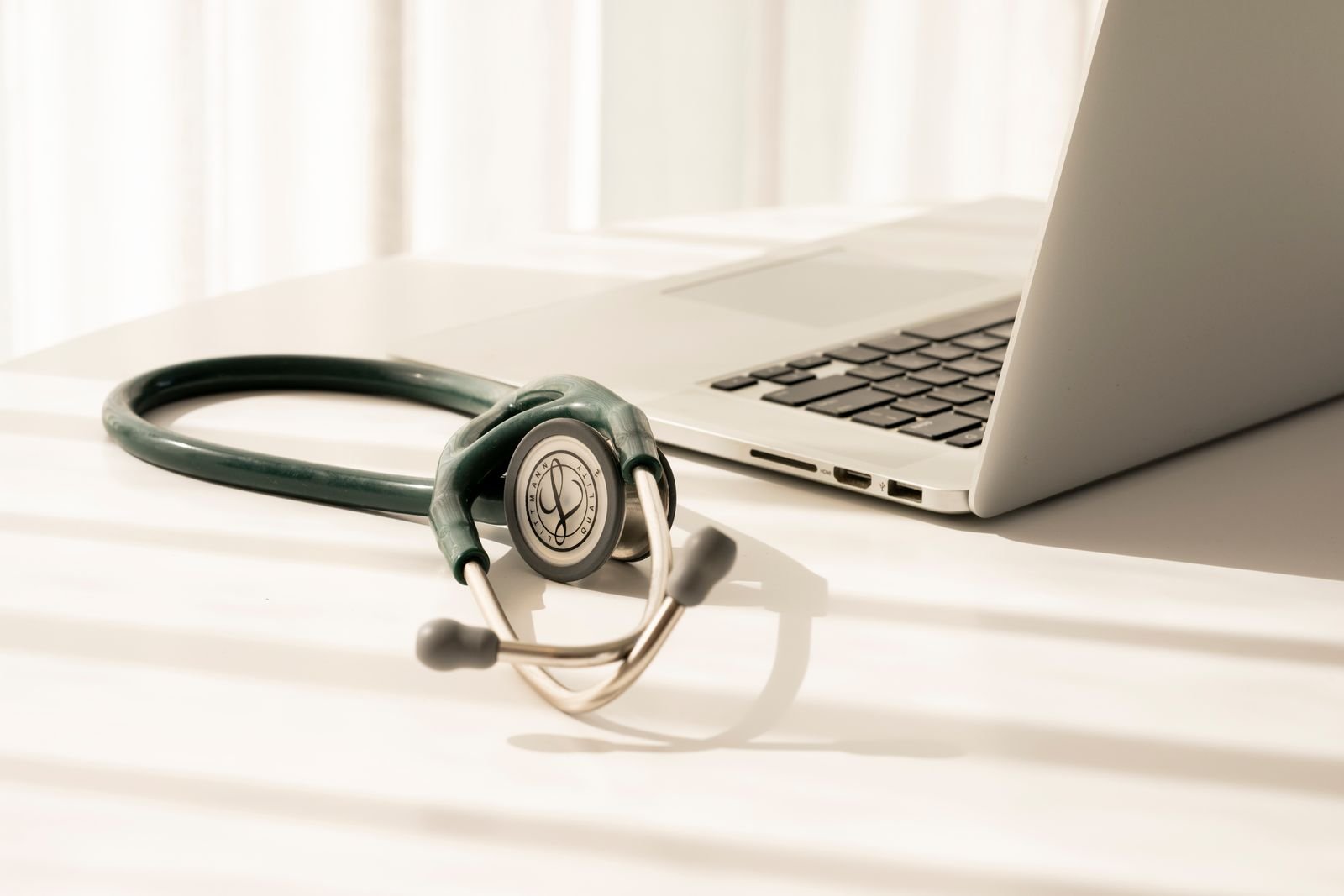 Functional & Longevity Medicine Consultation Desk